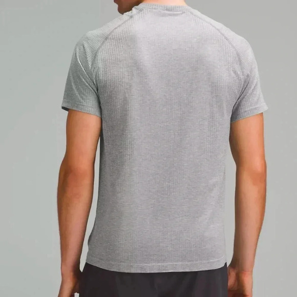 Lululemon Men’s Metal Vent Tech Short-Sleeve Shirt - Picture 3 of 6